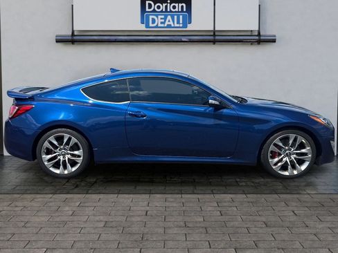 Used 2015 Hyundai Genesis 3.8 RWD image 2