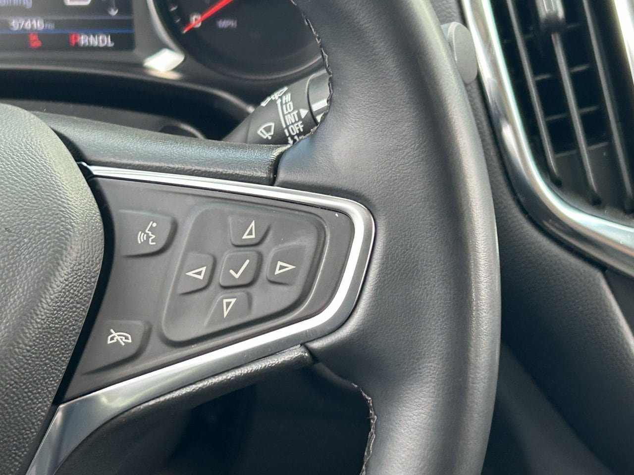 Used 2024 Chevrolet Equinox LT FWD image 27