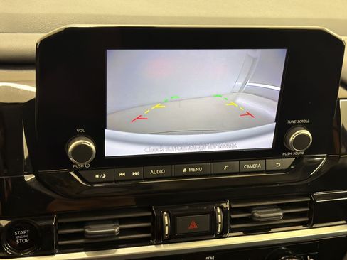 Used 2025 Nissan Pathfinder SV AWD/4WD image 19