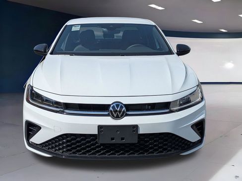 Certified 2025 Volkswagen Jetta Sport FWD image 9