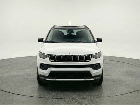 Used 2025 Jeep Compass Limited image 2