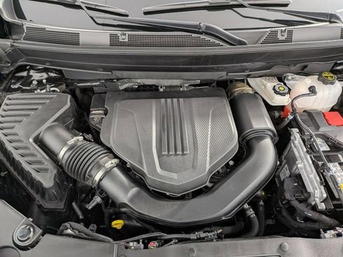 Used 2024 Chevrolet Traverse RS image 32