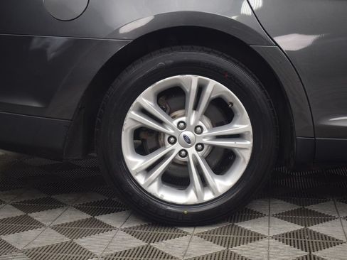Used 2017 Ford Taurus SEL FWD image 25