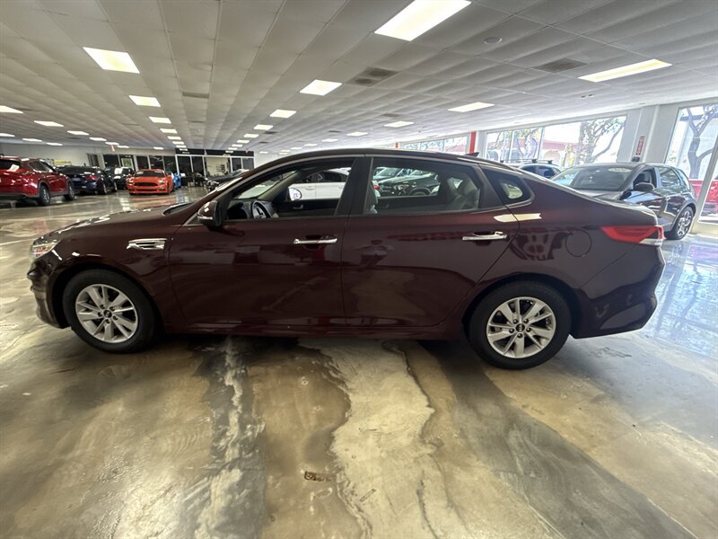 Used 2016 Kia Optima LX w/ LX Convenience Package FWD image 4