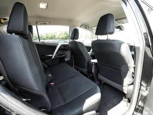 Used 2018 Toyota RAV4 LE w/ All Weather Liner Package AWD/4WD image 35