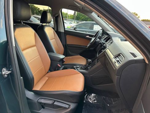 Used 2018 Volkswagen Tiguan SE w/ 18" Alloy Wheels Package AWD/4WD image 28