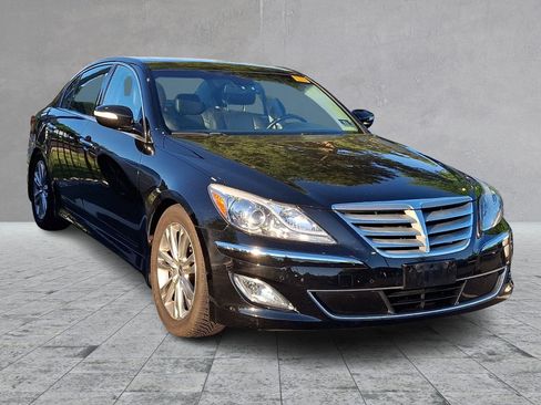 Used 2013 Hyundai Genesis 3.8 w/ Technology Pkg RWD image 1