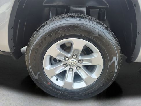 Used 2020 RAM 1500 Laramie AWD/4WD image 16
