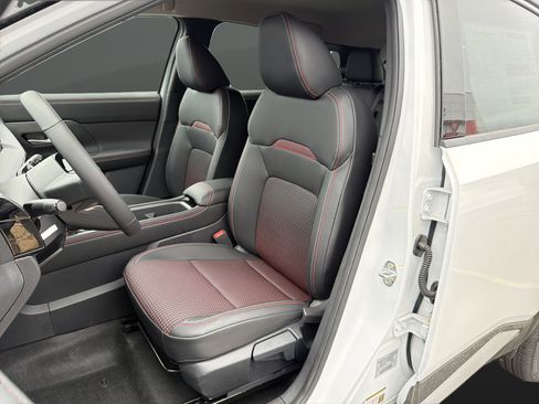 New 2026 Nissan Kicks SR w/ Cold Weather Package FWD image 4