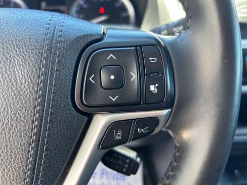Used 2019 Toyota Highlander SE AWD/4WD image 27