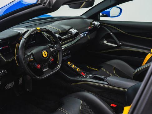 Used 2022 Ferrari 812 GTS RWD image 3