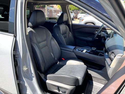 Used 2023 Nissan Rogue Platinum AWD/4WD image 6