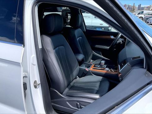 Used 2023 Audi Q5 2.0T Premium Plus w/ Premium Plus Package AWD/4WD image 13