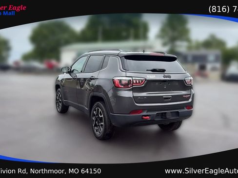 Used 2019 Jeep Compass Trailhawk AWD/4WD image 3