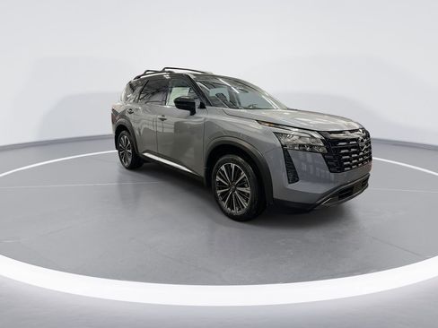 New 2026 Nissan Pathfinder Platinum image 2