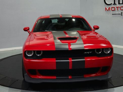 Used 2016 Dodge Challenger SRT Hellcat RWD image 3