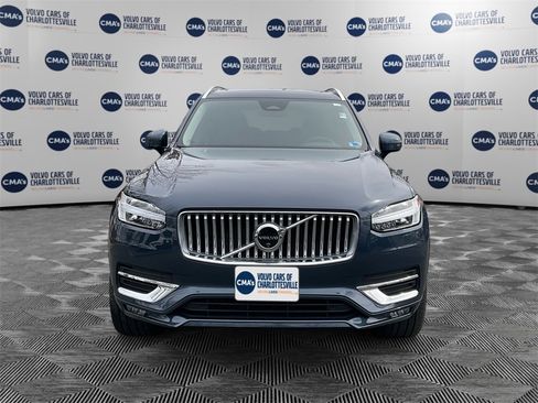 Certified 2025 Volvo XC90 B6 Plus image 8