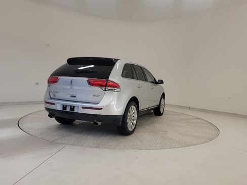 Used 2013 Lincoln MKX FWD image 7
