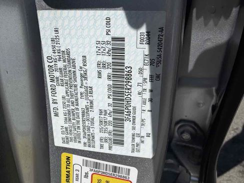 Used 2014 Ford Fusion SE w/ Equipment Group 202A FWD image 19