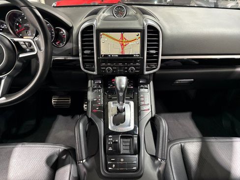 Used 2015 Porsche Cayenne S image 75