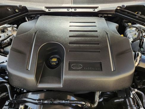 Used 2024 Land Rover Defender 90 X-Dynamic SE image 30