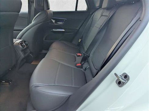 Used 2026 Mercedes-Benz GLC 300 image 13