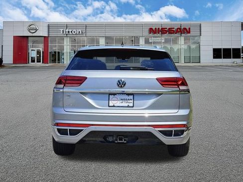 Used 2021 Volkswagen Atlas Cross Sport SE w/ Panoramic Sunroof Package FWD image 5