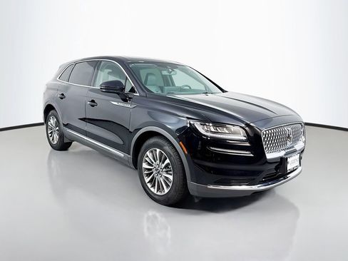 Used 2022 Lincoln Nautilus Reserve AWD/4WD image 3