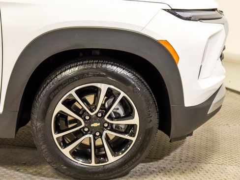 Used 2025 Chevrolet TrailBlazer LT image 13