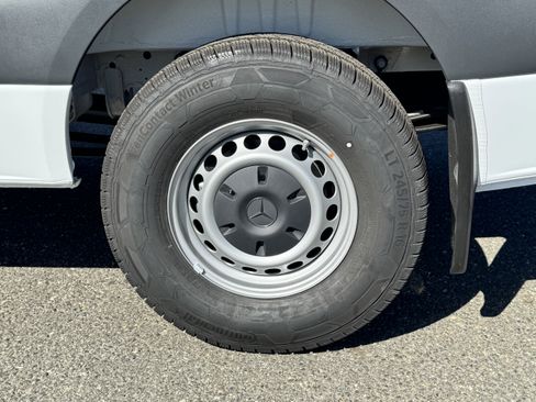 New 2025 Mercedes-Benz Sprinter 2500 image 13