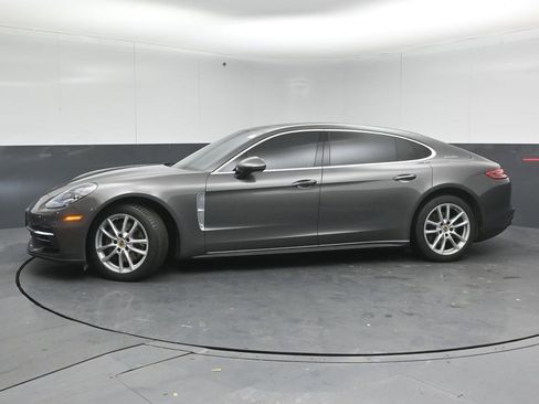 Used 2018 Porsche Panamera 4S Executive image 4