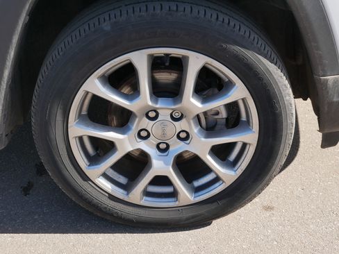 Used 2022 Jeep Compass Latitude w/ Sun and Sound Group image 15