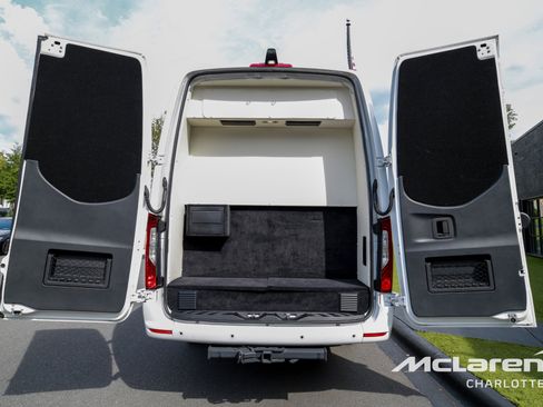 Used 2023 Mercedes-Benz Sprinter 3500 image 16