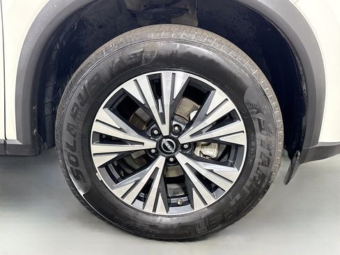 Used 2023 Nissan Rogue SV FWD image 32