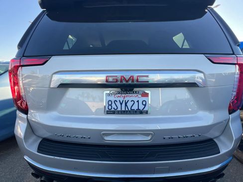 Used 2021 GMC Yukon Denali w/ Denali Premium Package image 5