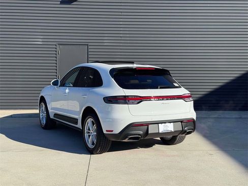 Used 2020 Porsche Cayenne Turbo image 3