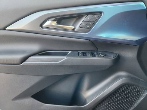 New 2026 Chevrolet Equinox EV LT w/ Convenience Package II FWD image 19