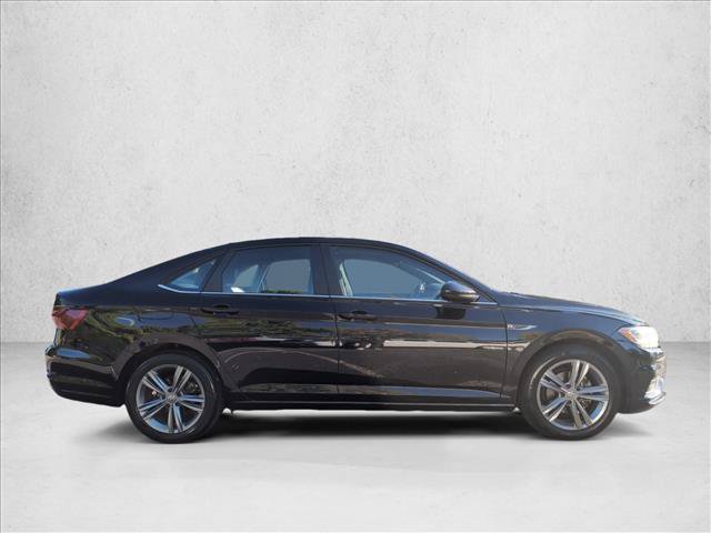 Used 2020 Volkswagen Jetta R-Line w/ R-Line Cold Weather Package FWD image 4