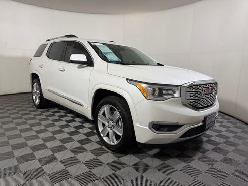 Used 2017 GMC Acadia Denali w/ Technology Package AWD/4WD image 6