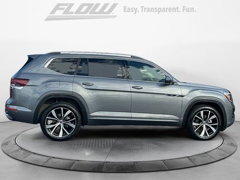 Certified 2025 Volkswagen Atlas SEL Premium R-Line image 9