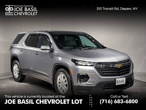 Used 2023 Chevrolet Traverse LS w/ Safety Package image 1