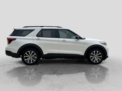 Used 2023 Ford Explorer ST-Line w/ Class IV Trailer Tow Package AWD/4WD image 7