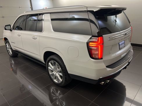 Used 2021 Chevrolet Suburban High Country image 4