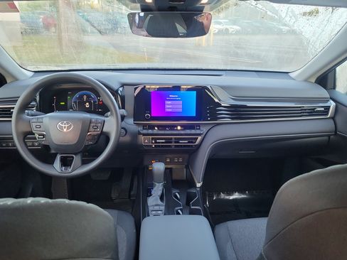 Used 2026 Toyota Camry LE image 10