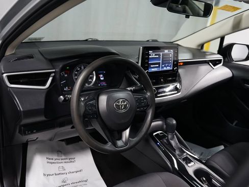 Used 2021 Toyota Corolla LE w/ LE Convenience Package image 11