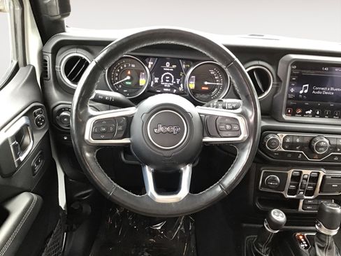 Used 2022 Jeep Wrangler Unlimited Sahara w/ Cold Weather Group AWD/4WD image 13