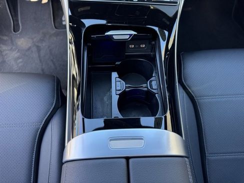 Used 2025 Mercedes-Benz C 300 4MATIC Sedan image 16