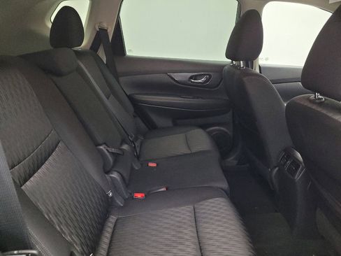 Used 2020 Nissan Rogue SV FWD image 19