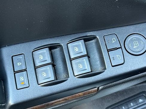 Used 2018 Chevrolet Suburban LT AWD/4WD image 14