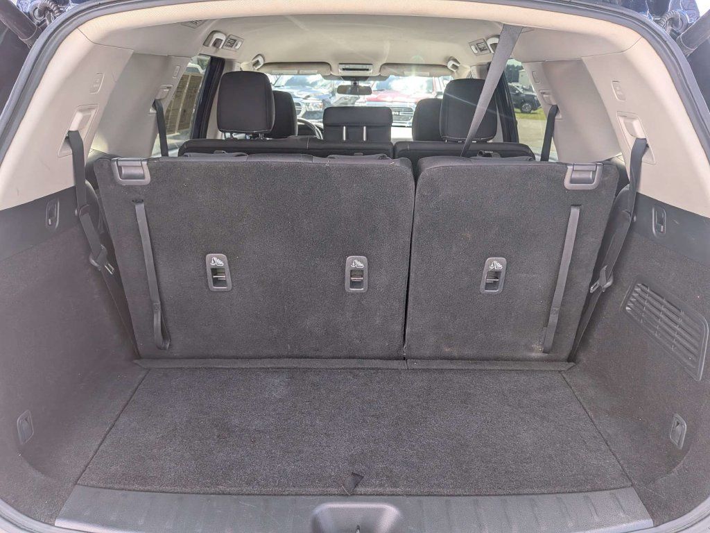 Used 2025 Nissan Pathfinder SV AWD/4WD image 13